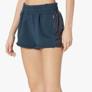 FREE PEOPLE MOVEMENT - Halfway there shorts